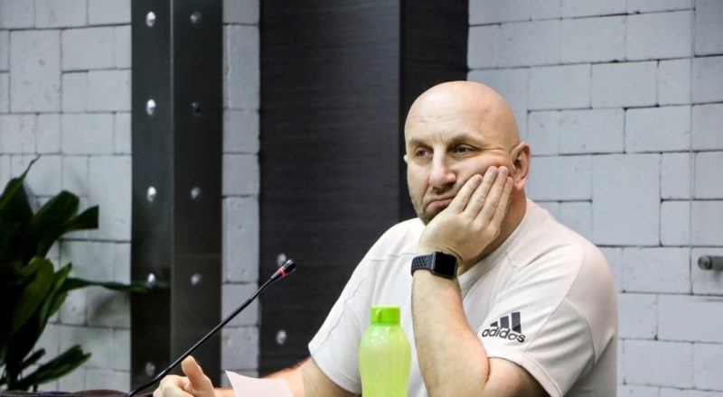 "А вы точно психолог": знаменитый "мозгоправ" Сатья Дас попал в скандальную ситуацию