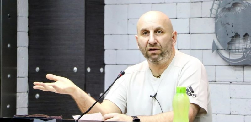 "А вы точно психолог": знаменитый "мозгоправ" Сатья Дас попал в скандальную ситуацию