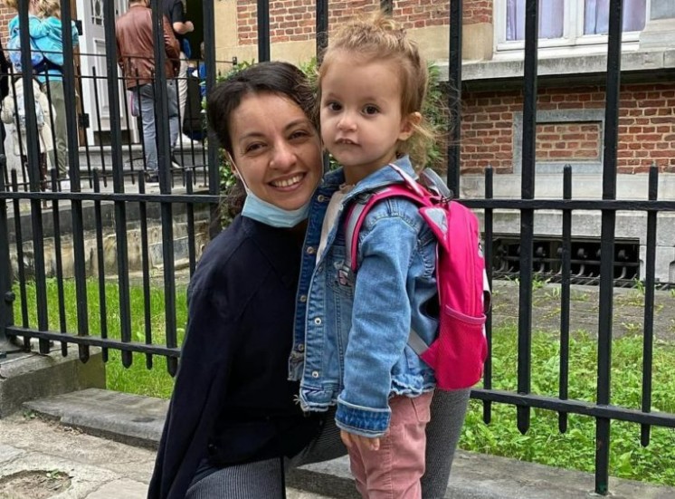 "Достойна уважения": особенная женщина стала матерью и в одиночку вырастила ребёнка