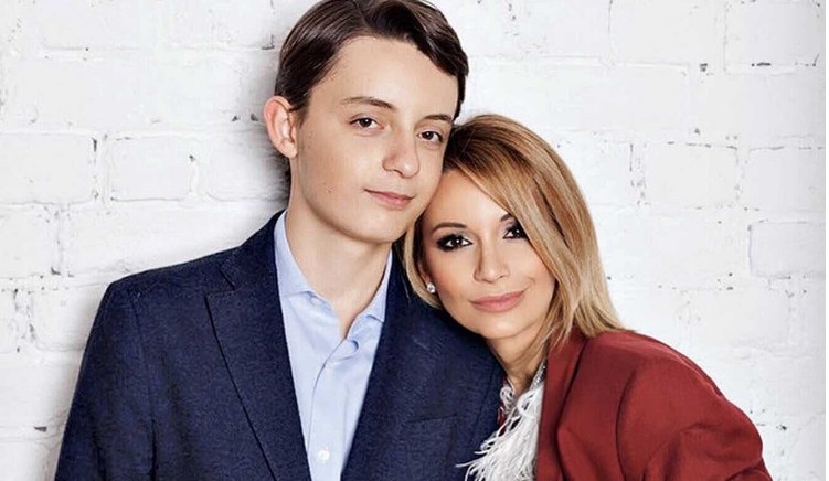 "Опять мама в 45": несравненная Ольга Орлова показала новорождённую доченьку