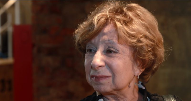 "Пережить невозможно, так как о моих родителях такое пишут": Ахеджакова опечалена