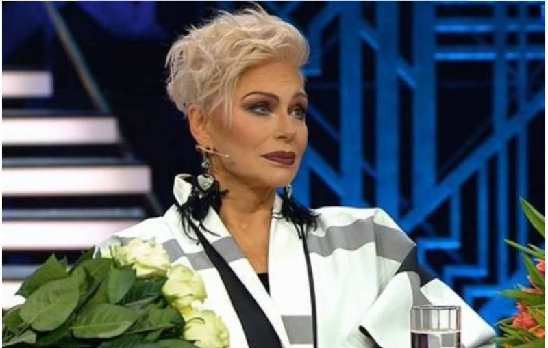 "Я достойна заменить Пугачеву": 69-летняя Понаровская поспешила показать молодые плечи