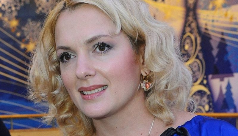 Стала моложе на 20 лет: Порошина пошла на смелый эксперимент и подстриглась под мальчика
