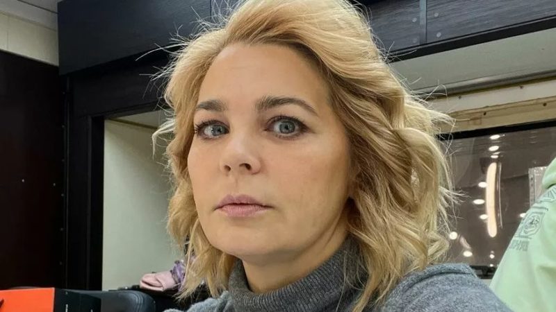 "Веди себя скромнее уже": Ирина Пегова похвасталась пляжными снимками с наследницей