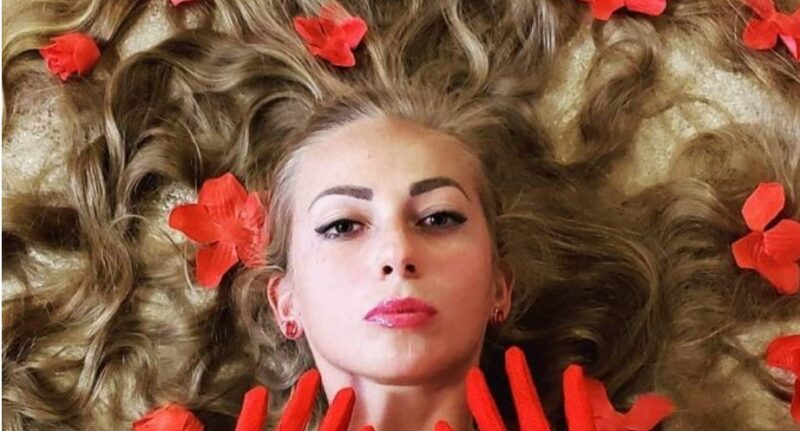 Эта сказочная женщина украинка не стриглась 25 лет: как ее прекрасные волосы выглядят сейчас